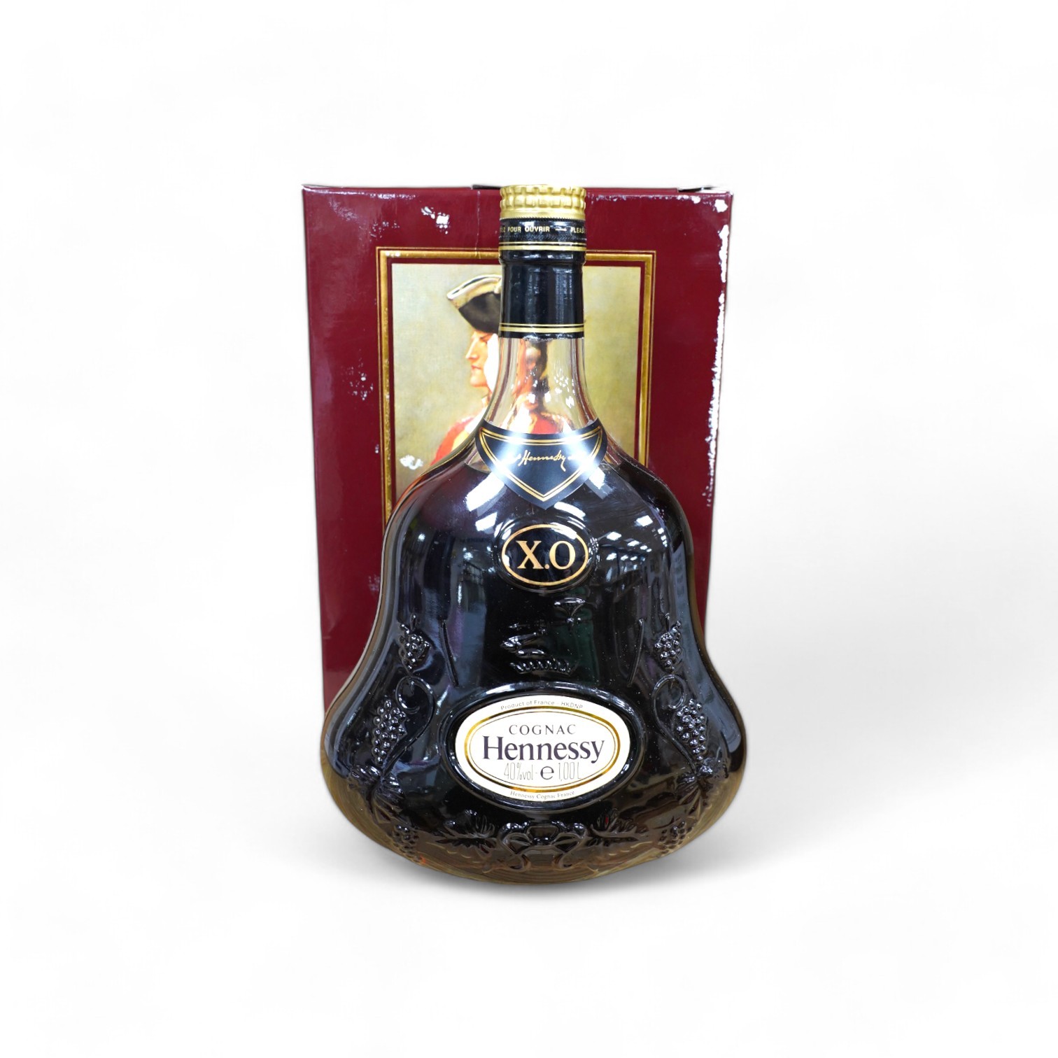 A 1lt bottle of Hennessy XO Cognac. Condition - fair to good, some wear to box